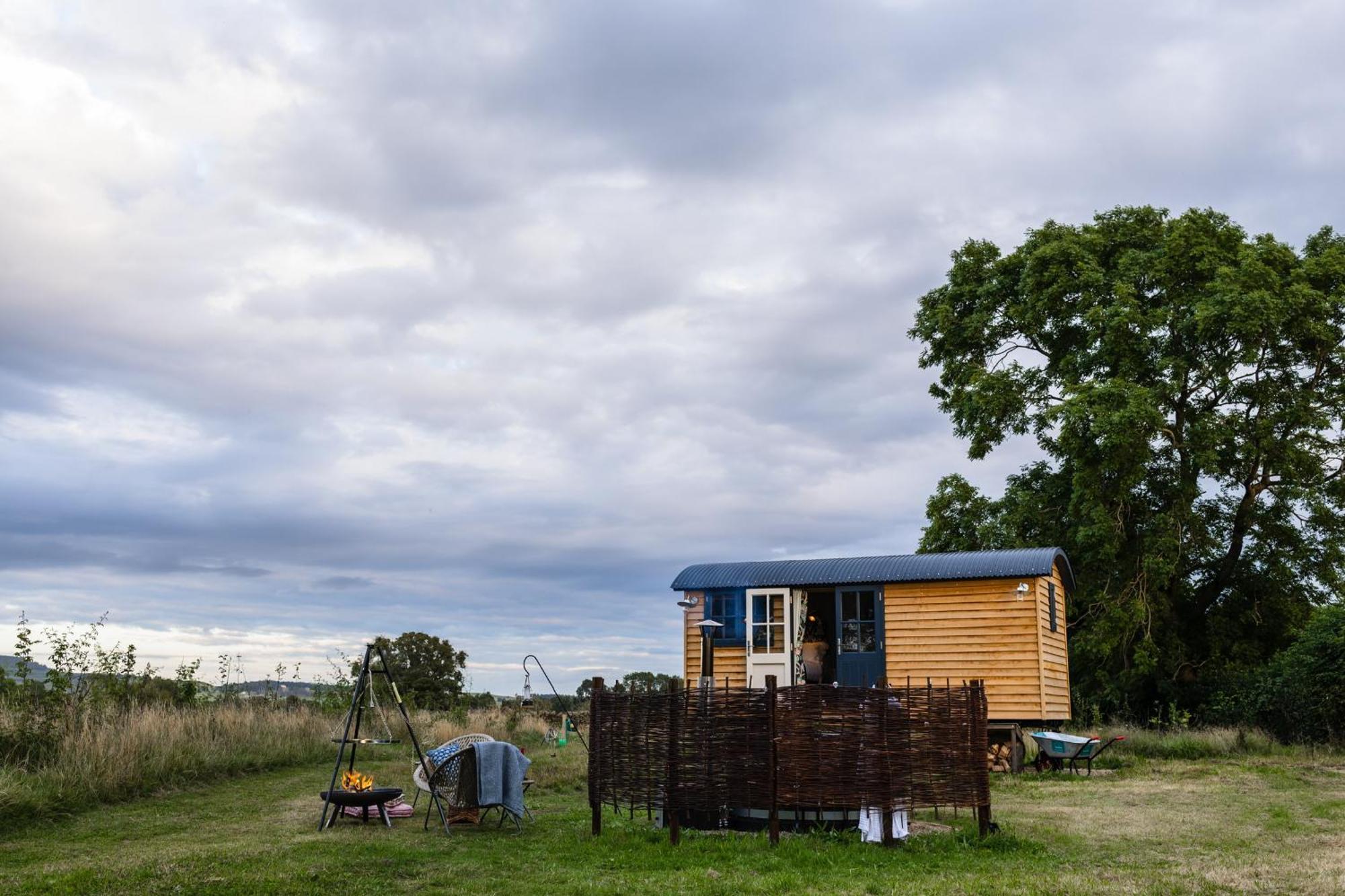 Toadland Shepherd Huts Durham Exteriör bild