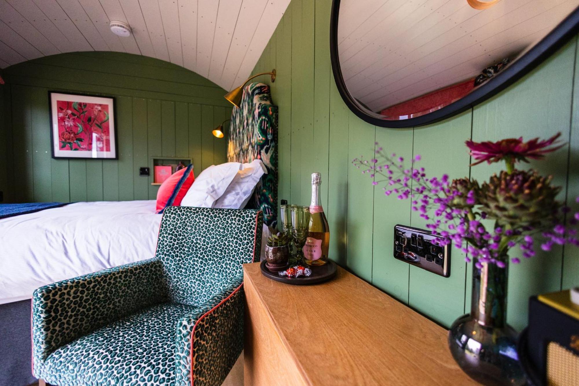 Toadland Shepherd Huts Durham Exteriör bild