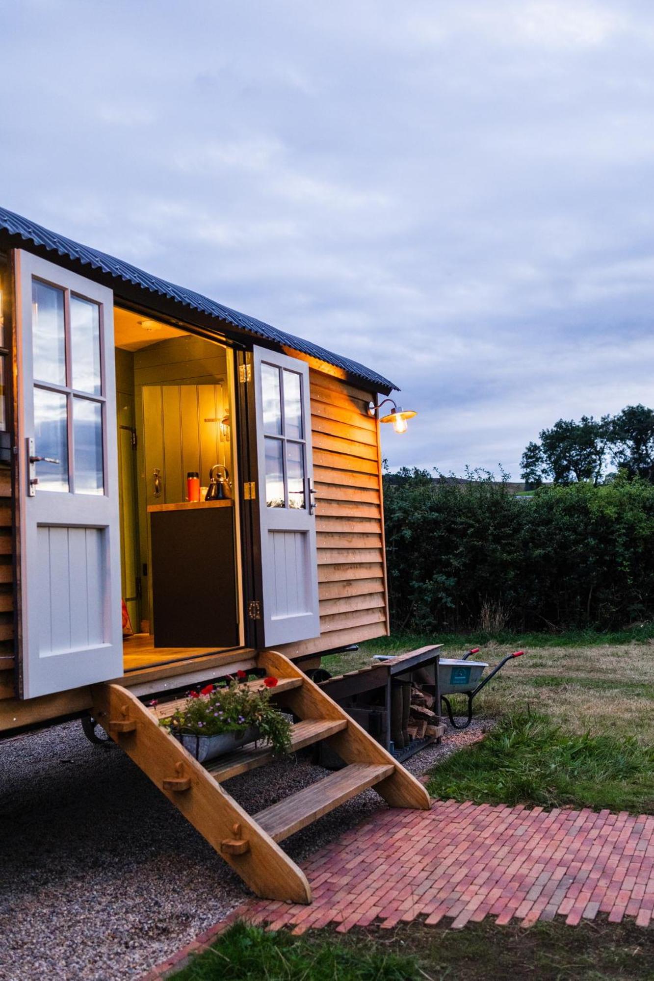 Toadland Shepherd Huts Durham Exteriör bild