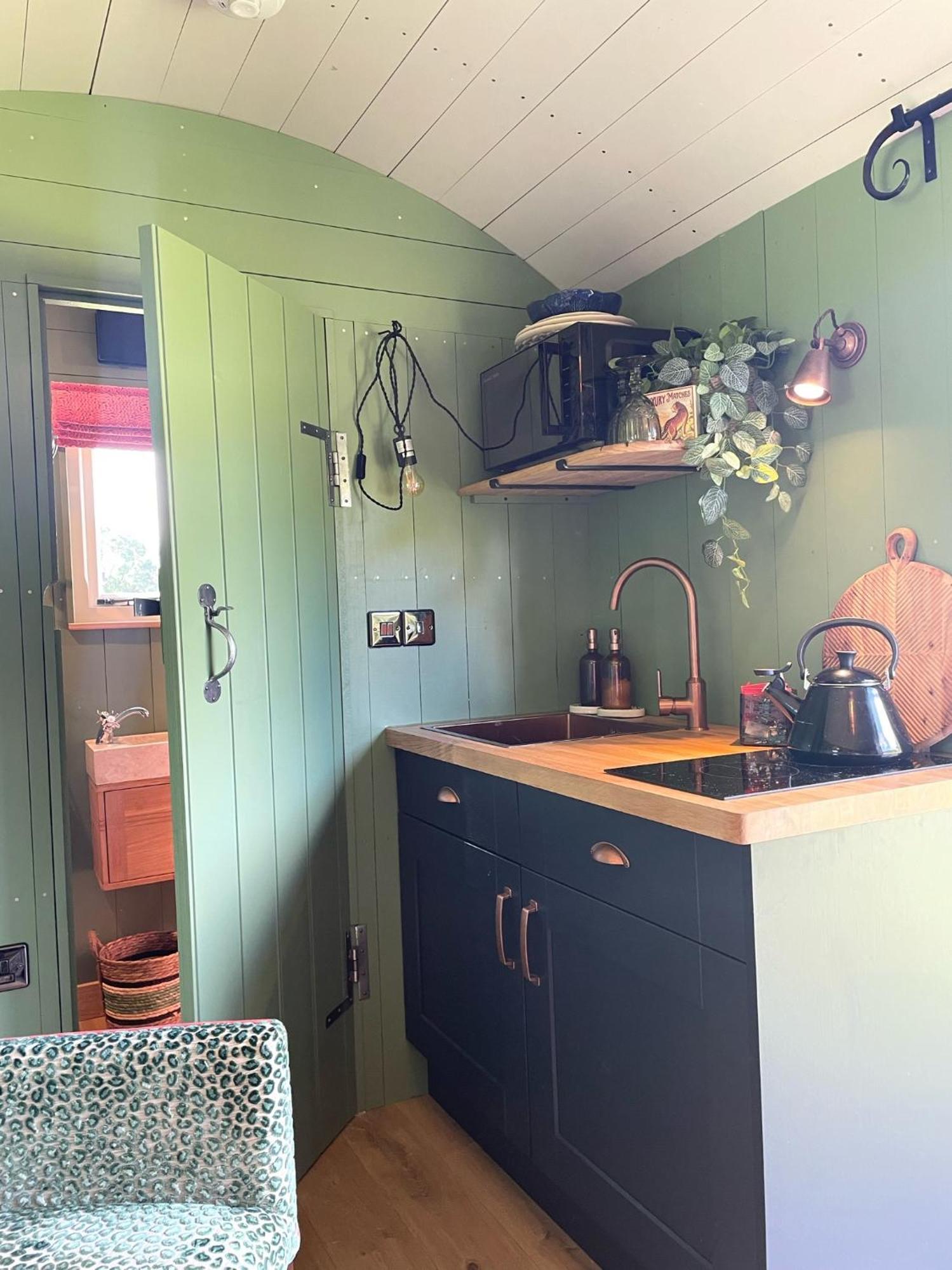 Toadland Shepherd Huts Durham Exteriör bild
