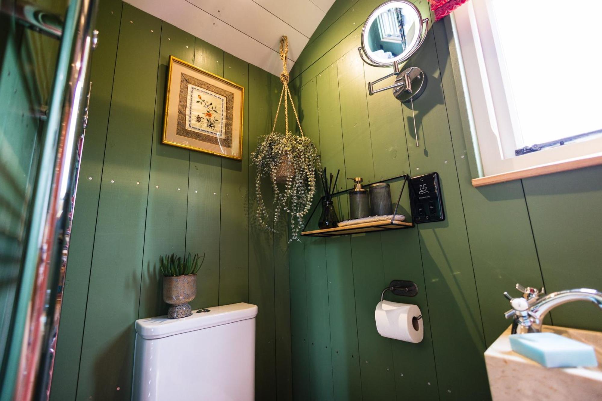 Toadland Shepherd Huts Durham Exteriör bild