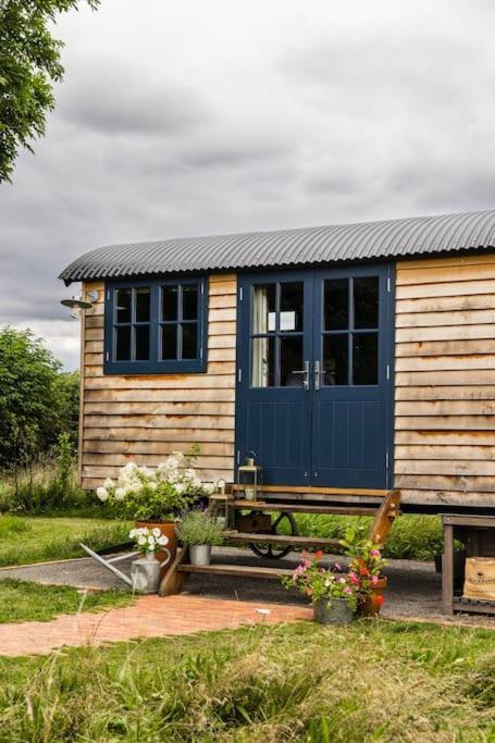 Toadland Shepherd Huts Durham Exteriör bild
