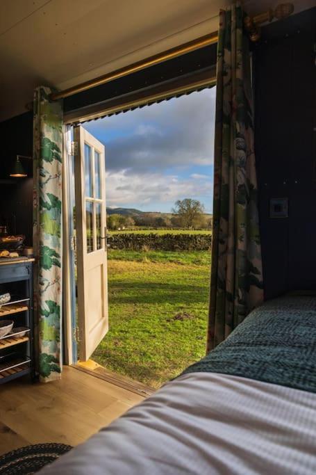 Toadland Shepherd Huts Durham Exteriör bild