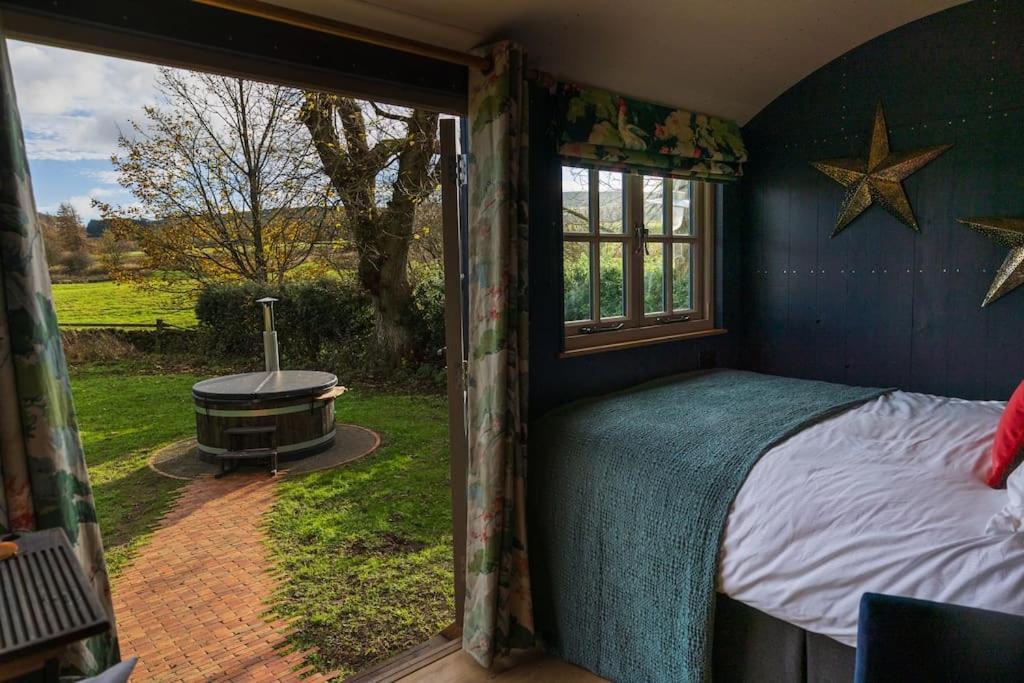Toadland Shepherd Huts Durham Exteriör bild