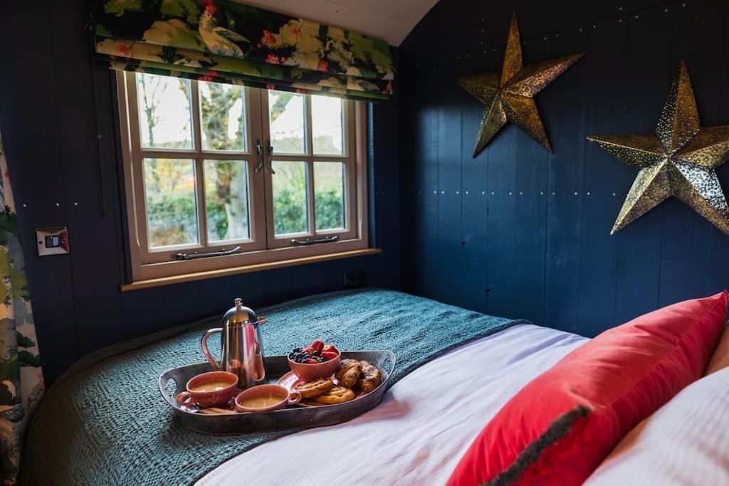 Toadland Shepherd Huts Durham Exteriör bild